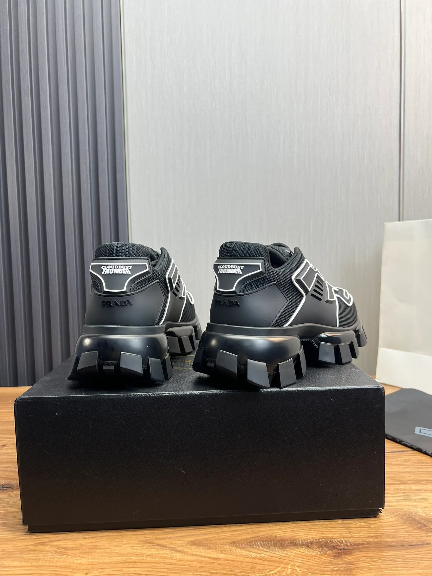 Men's shoes 💰620💰 [PRADA] Popular thick-soled shoes for couples 👩‍❤️‍👨 Available all year round ✔️Official website synchronization Original fly-knit film fabric + cowhide lining, 1⃣️ to 1⃣️ replica, original sole, 36-45 (45 made to order, non-refundable)